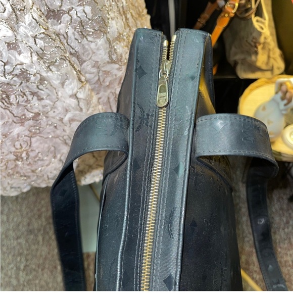 Authentic vintage MCM black shoulder tote (very good condition) and clean - Picture 5 of 11